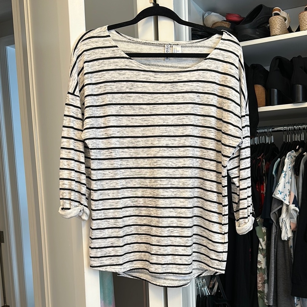 H&M Black and White 3/4 Sleeve Boxy Tee